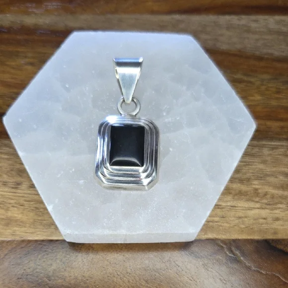 Silpada Sterling Silver Black Onyx Rectangle Pendant S0113 - Picture 1 of 6